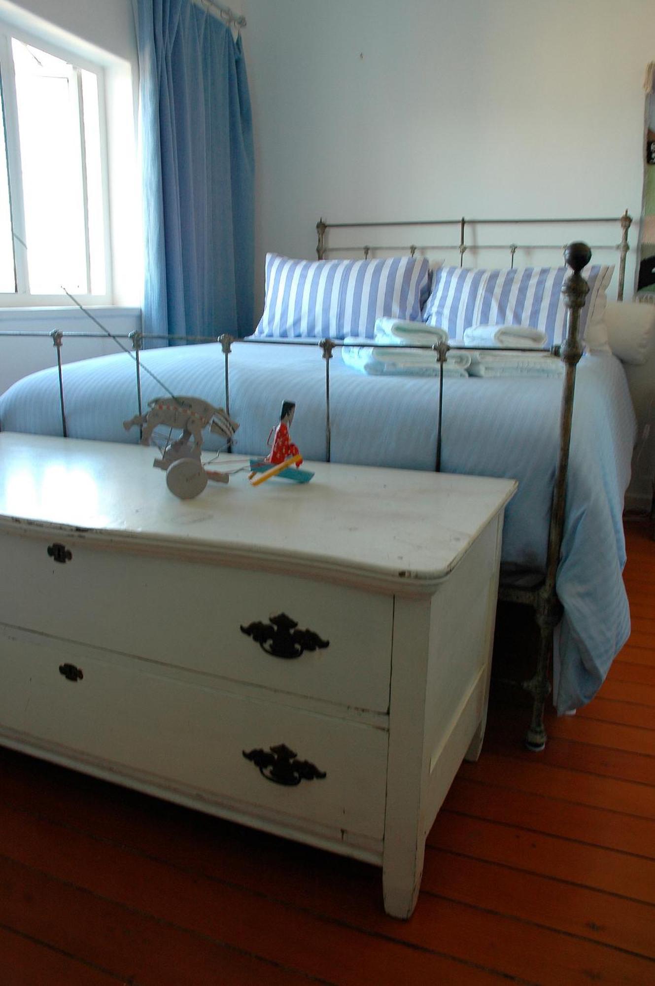 Blue On Blue Bed And Breakfast St James Esterno foto