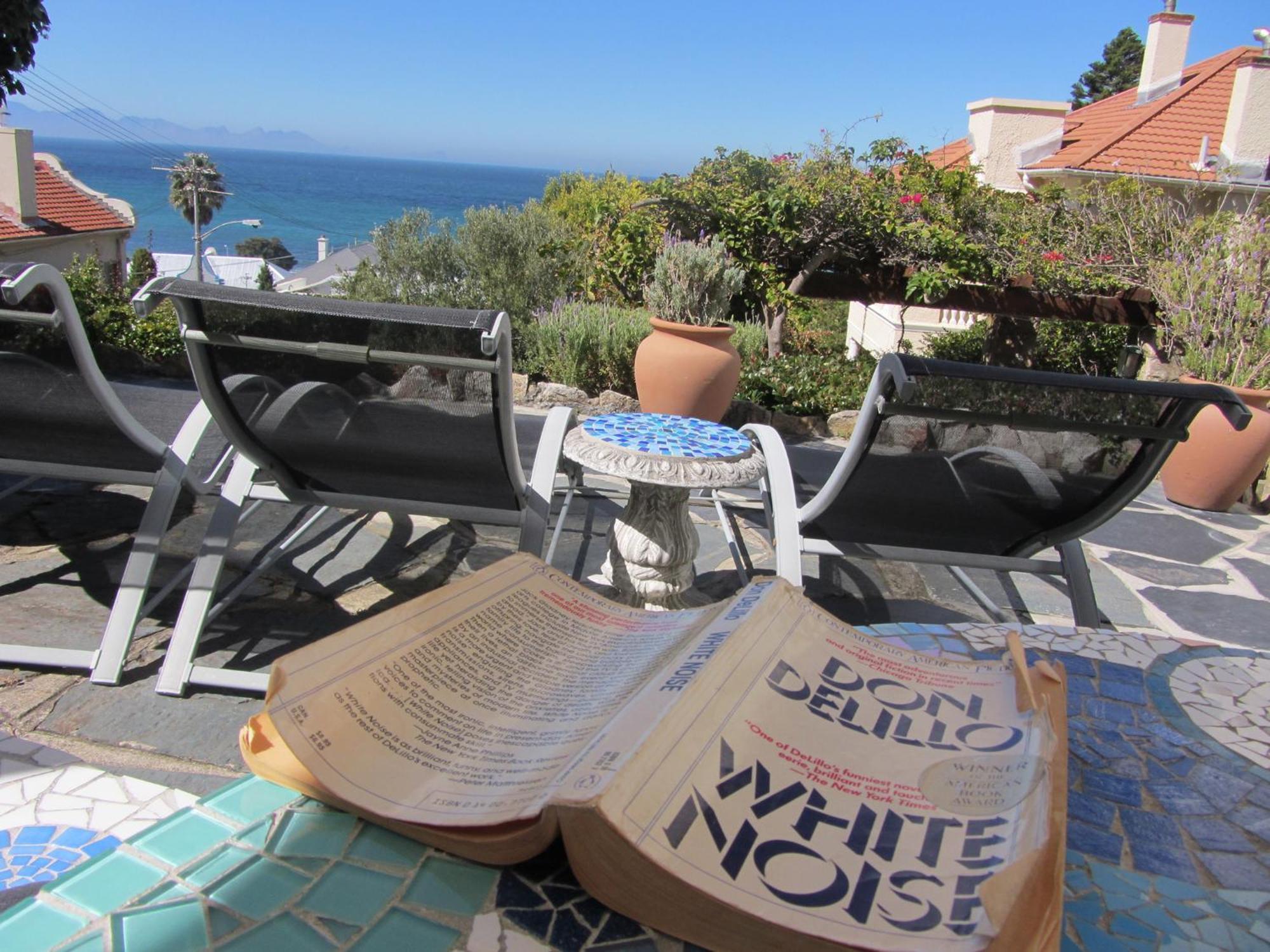 Blue On Blue Bed And Breakfast St James Esterno foto
