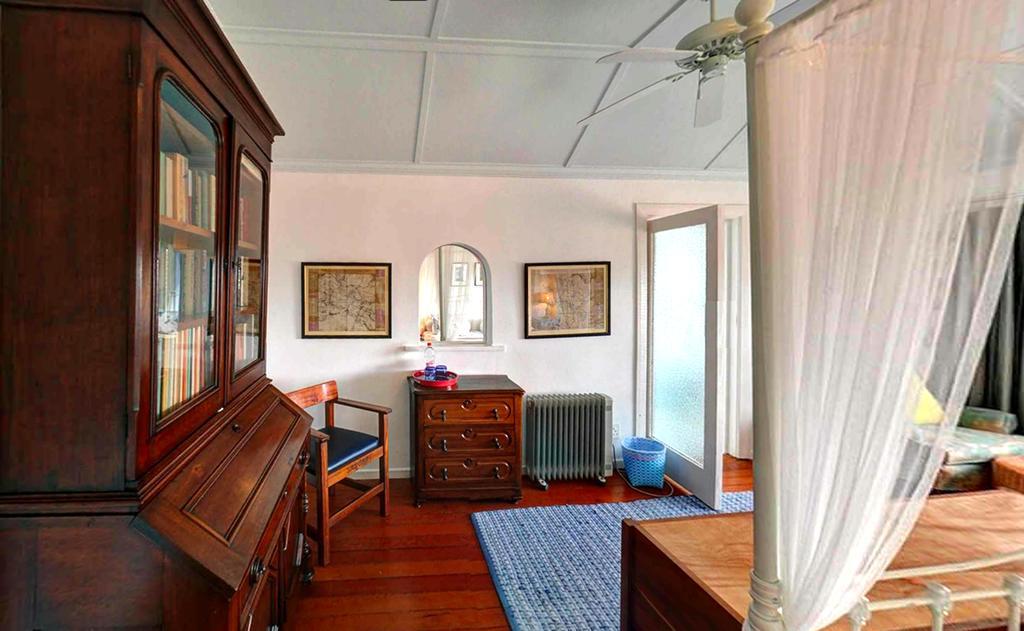 Blue On Blue Bed And Breakfast St James Esterno foto