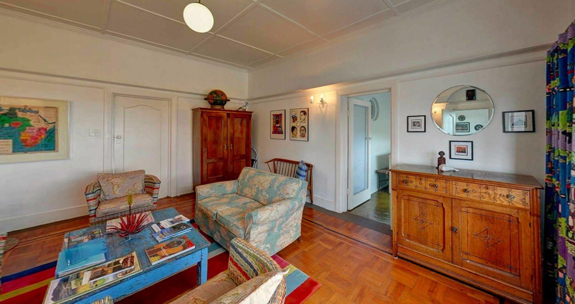 Blue On Blue Bed And Breakfast St James Esterno foto